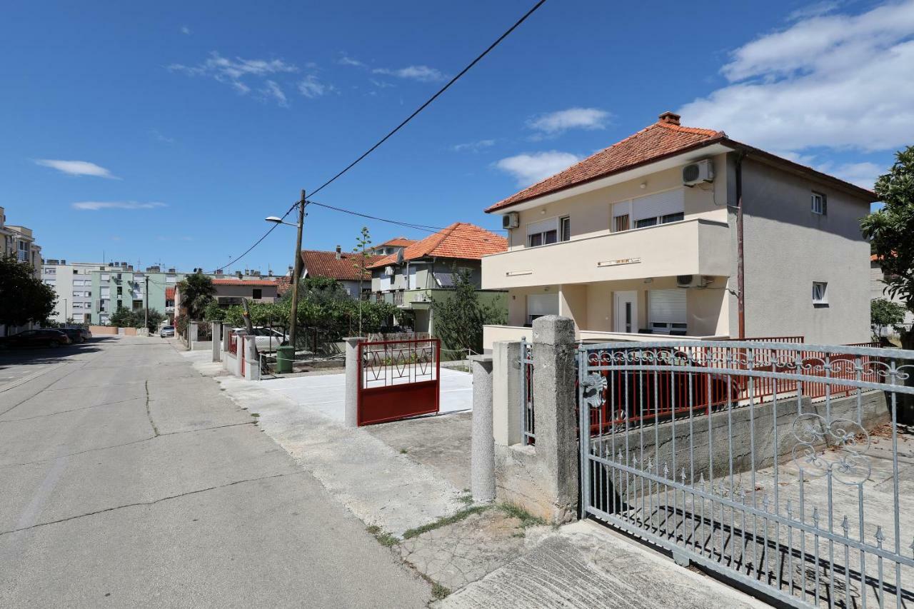 Apriori - Free Parking * Zadar